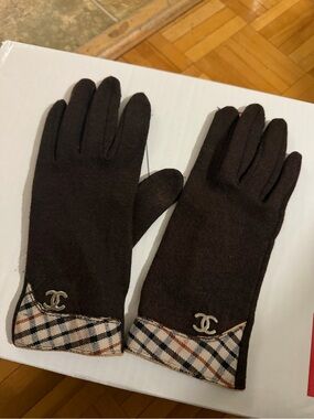 Vintage Brown Gloves with Plaid Cuff and Silver Logo